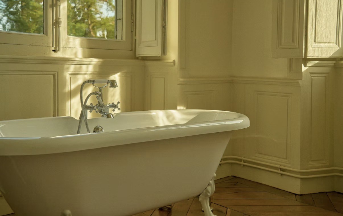 A freestanding bathtub