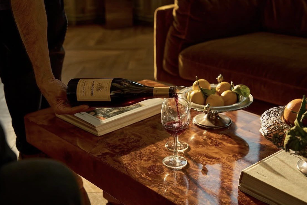 Sancerre wine being poured in the château salon